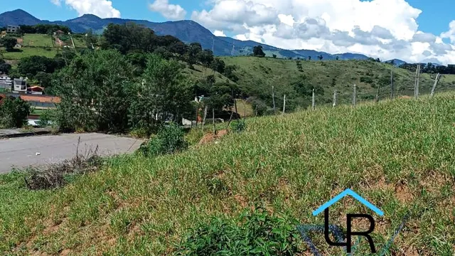 Foto 1 de Lote de esquina de 239 m² com vista para a serra, Colina Verde