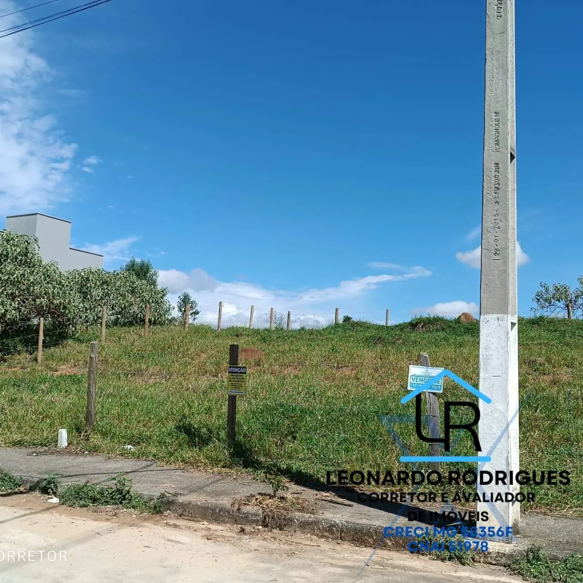 Foto 6 de Lote de esquina de 239 m² com vista para a serra, Colina Verde