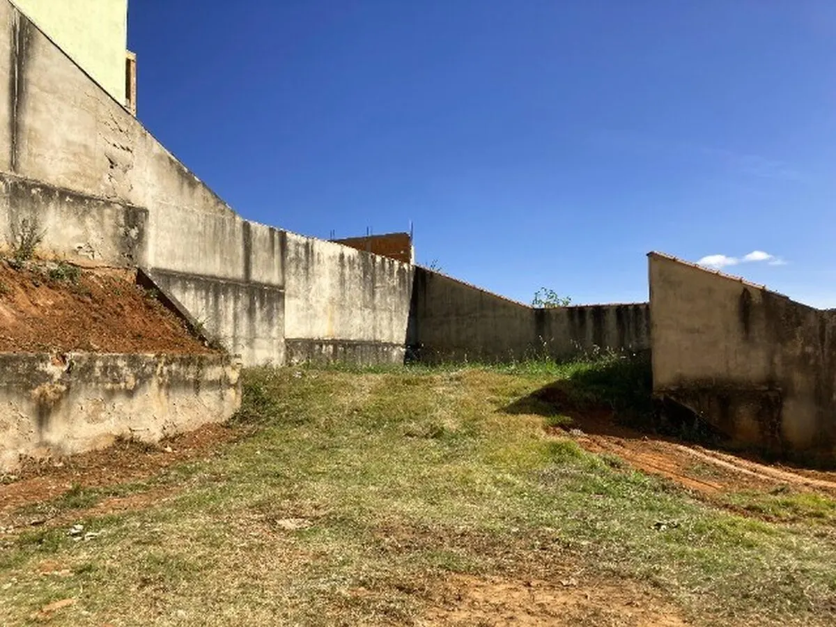 Foto 3 de Lote murado de 594 m² perto do clube Albatroz, Bela Vista