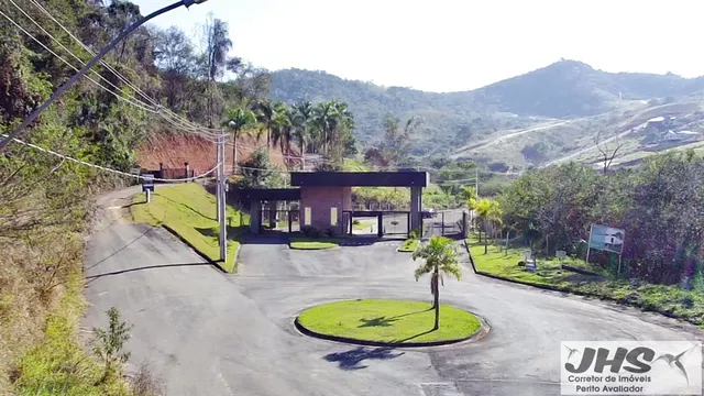 Lote em condomínio fechado com lago e área de lazer, Condomínio Olhos D'Água