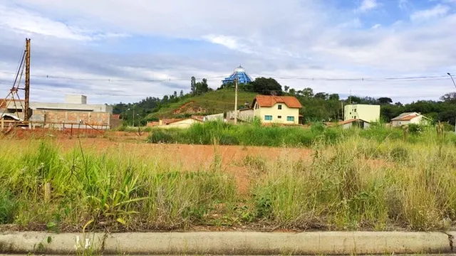 Lote plano de 252 m² na Rua Maria Pinto Paulista, Parque Portugal