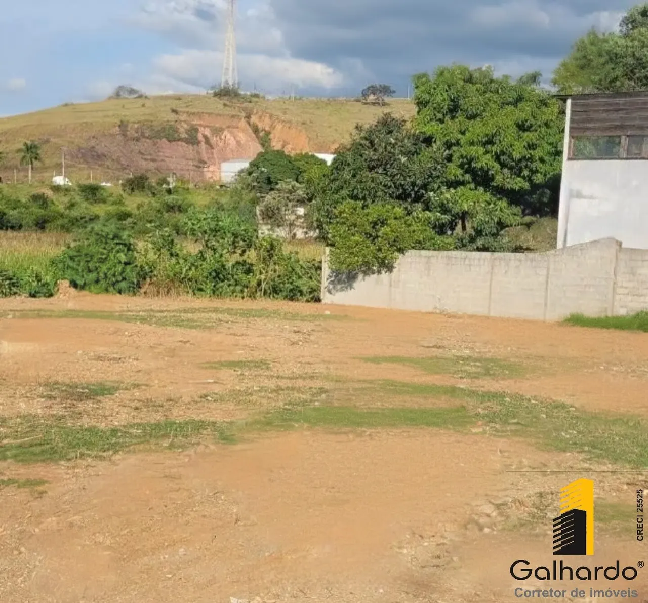 Foto 2 de Lote plano de 298 m² na rua principal, Açude