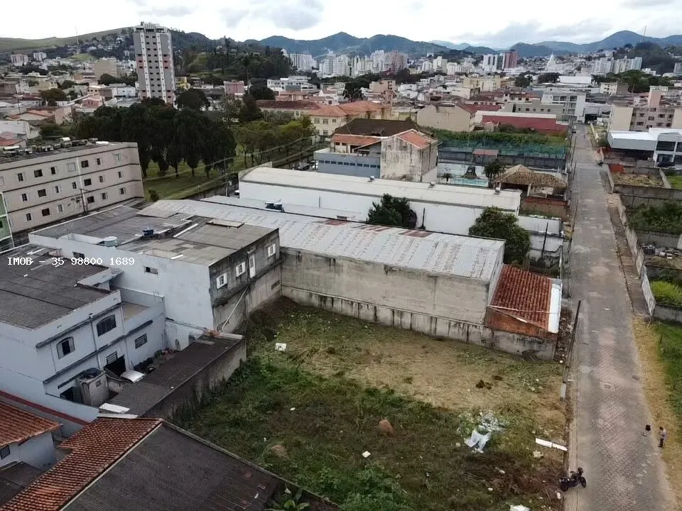Foto 3 de Lote plano de 338 m² residencial ou comercial, Medicina