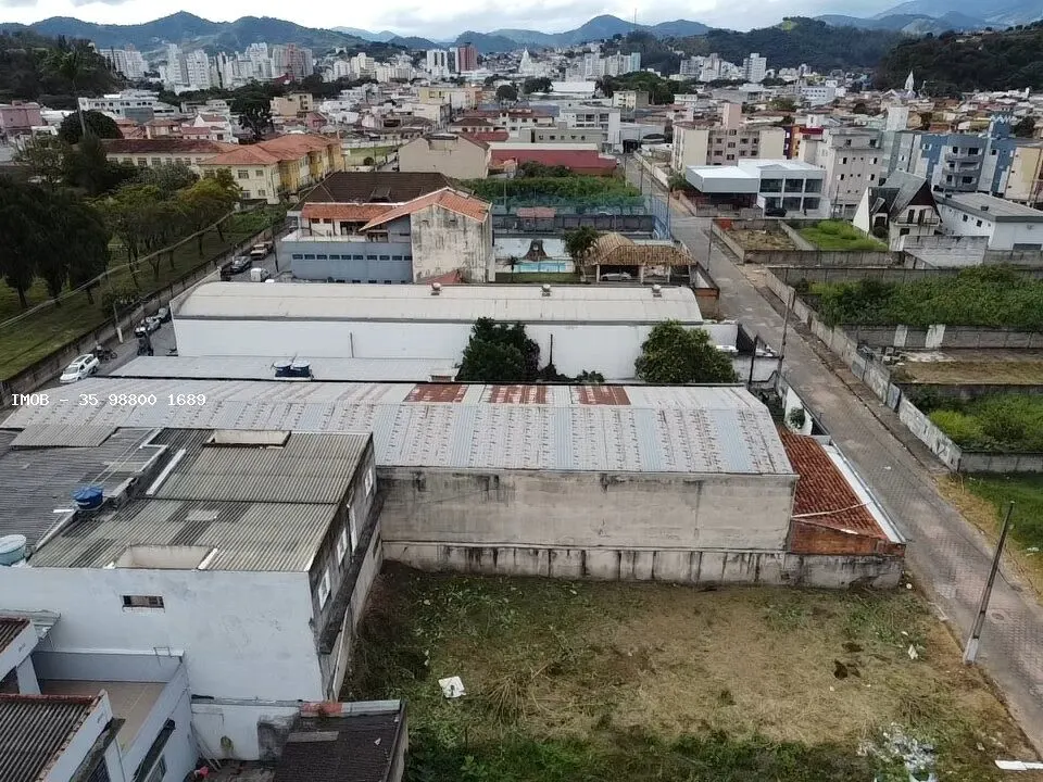 Foto 4 de Lote plano de 338 m² residencial ou comercial, Medicina