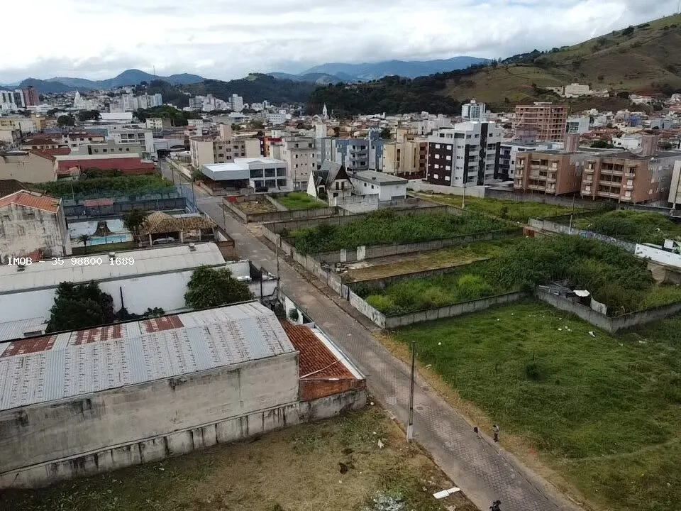 Foto 5 de Lote plano de 338 m² residencial ou comercial, Medicina