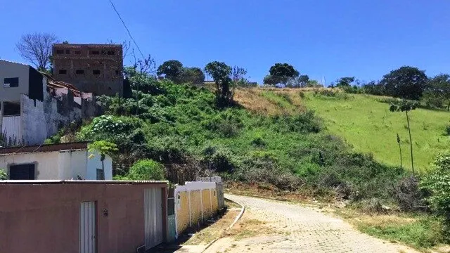 Foto 1 de Lotes de 1.200 m² e 1.500 m² perto de escola e comércio, Rebourgeon