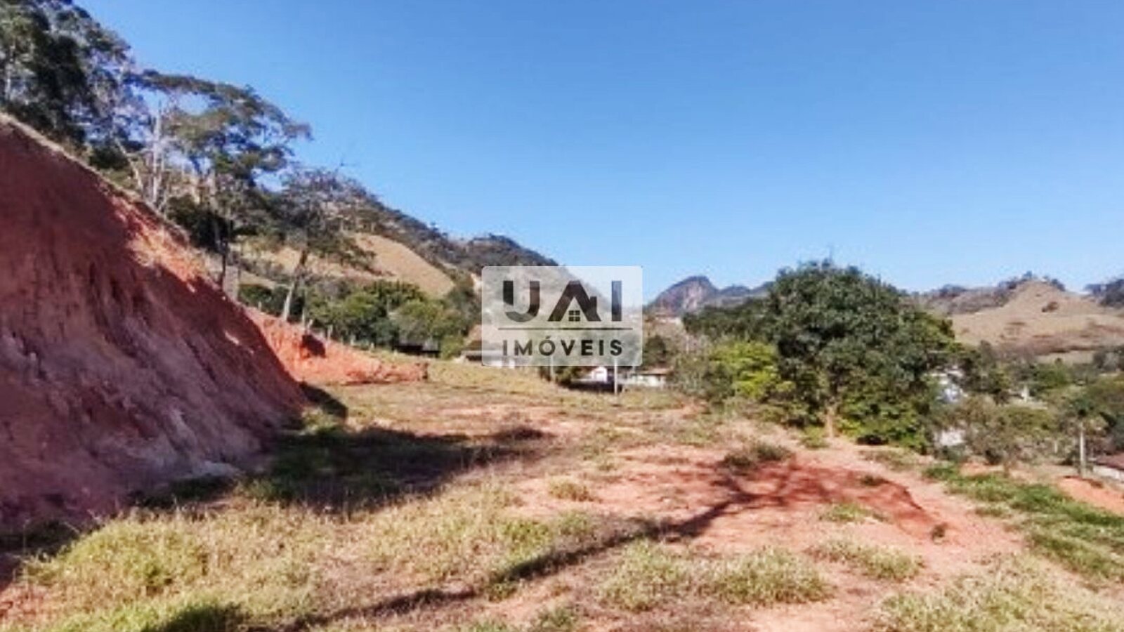 Terreno de 3.000 m² em Anhumas, Itajubá-MG