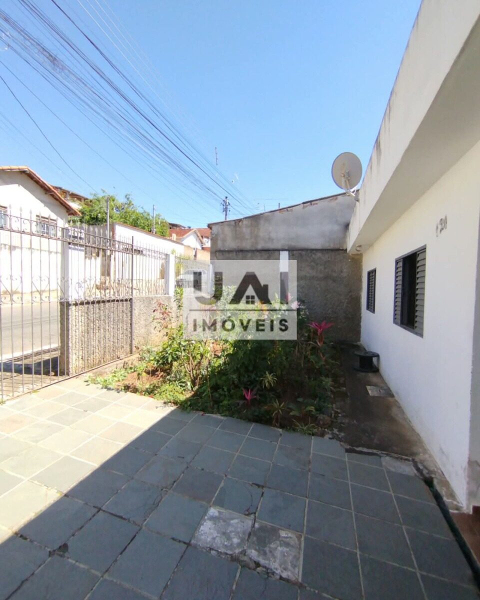 Foto 3 de Duas casas em terreno de 200 m² na Estiva, Itajubá-MG