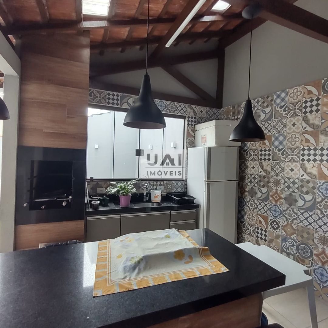 Foto 4 de Sobrado de 4 quartos no Porto Velho, Itajubá-MG