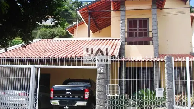 Casa com 3 suítes no Morro Chic, Itajubá-MG