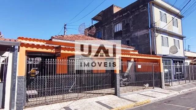 Foto 1 de Casa com loja frontal na Avenida, Itajubá-MG