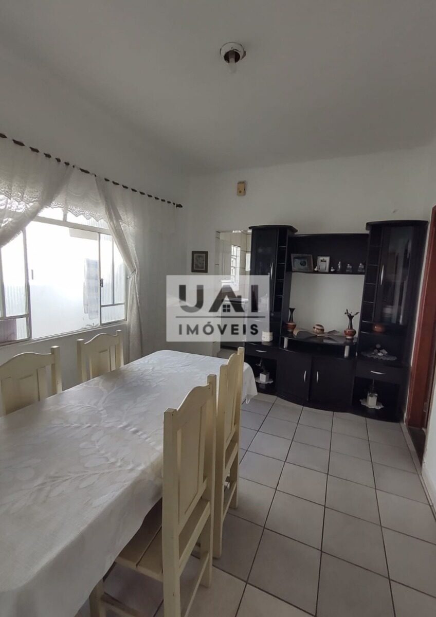 Foto 5 de Casa com loja frontal na Avenida, Itajubá-MG