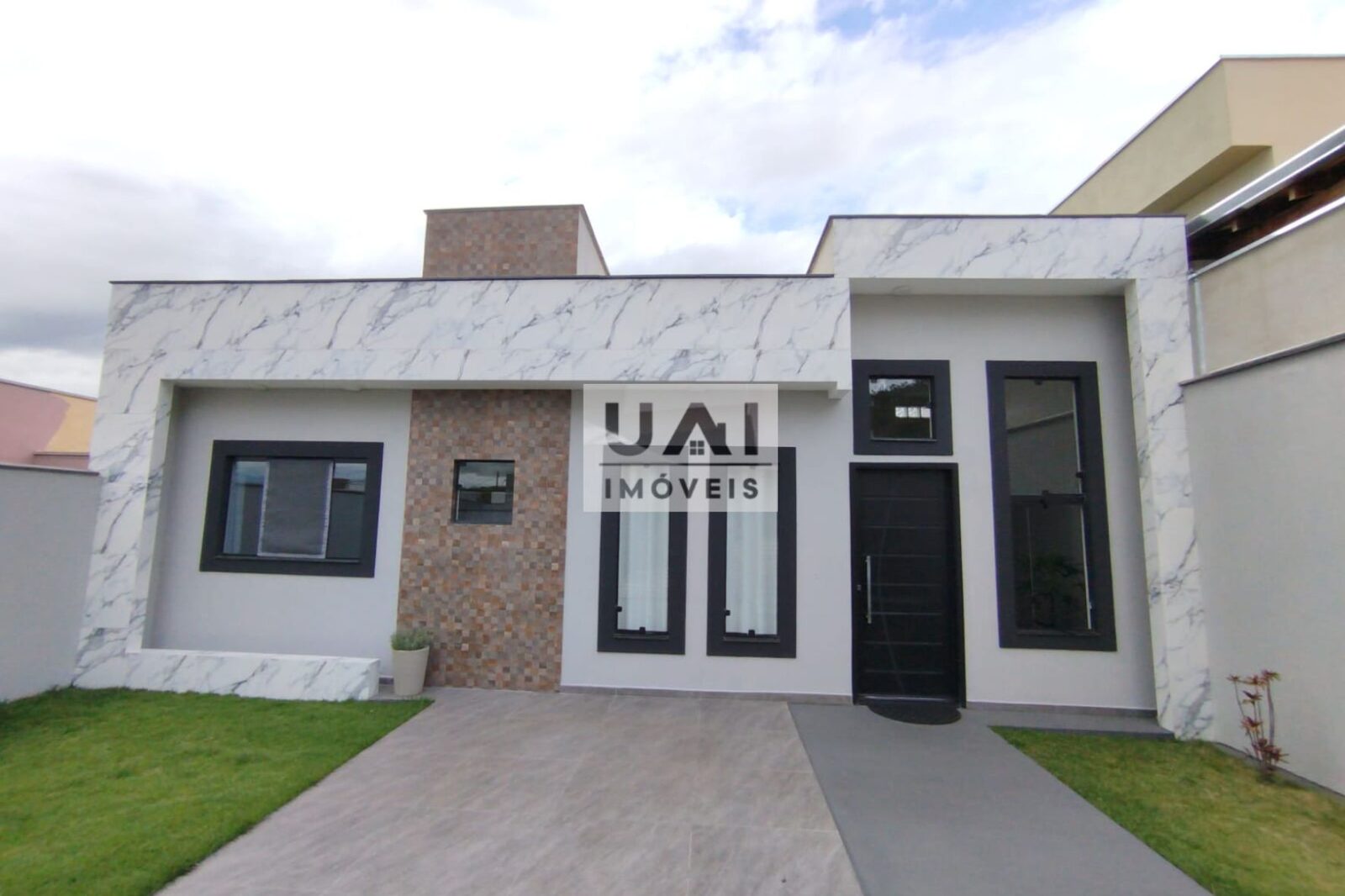 Foto 2 de Casa em terreno de 250 m² no Jardim Califórnia, Itajubá-MG