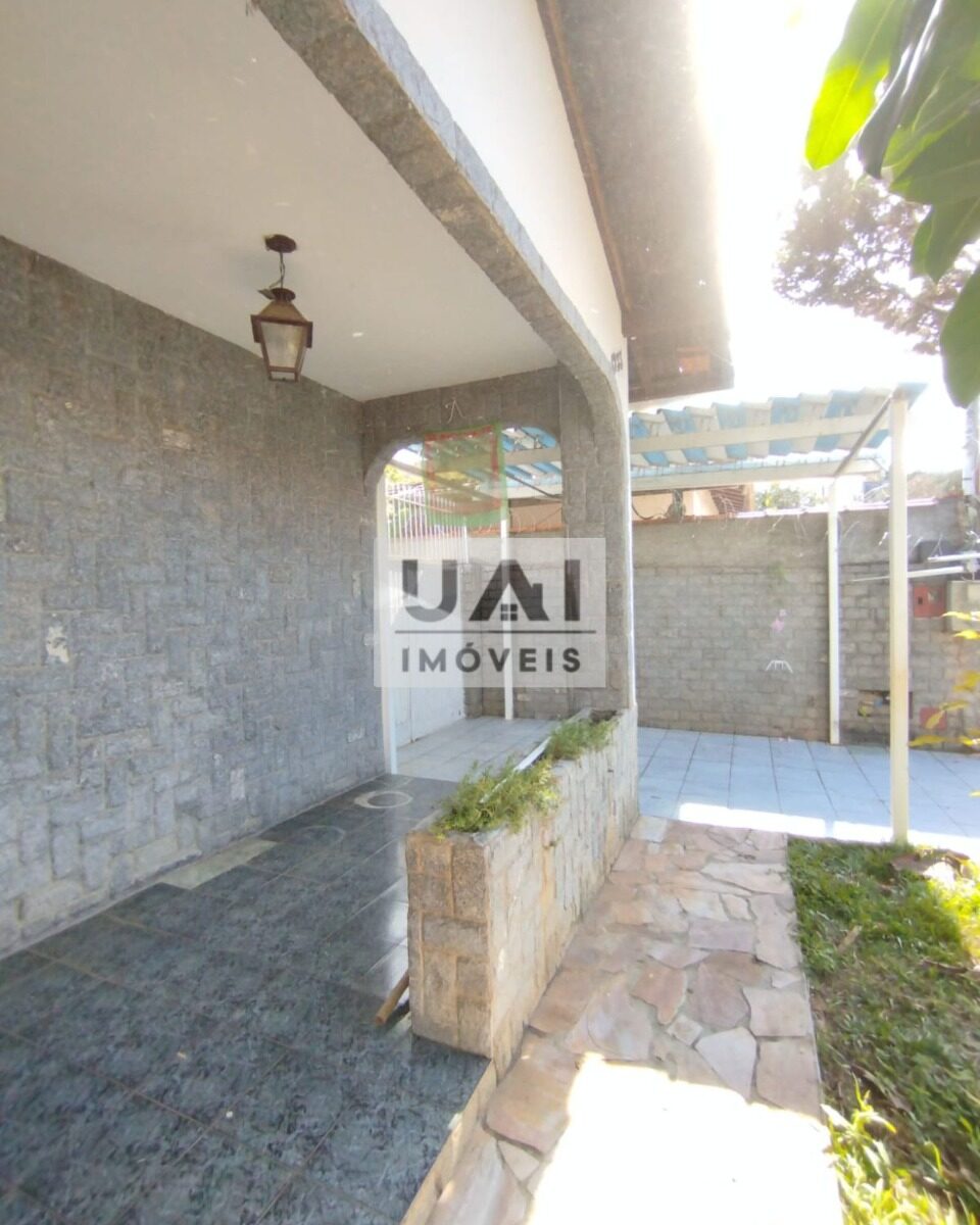 Foto 2 de Casa com edícula e terreno de 400 m² no Centro, Itajubá