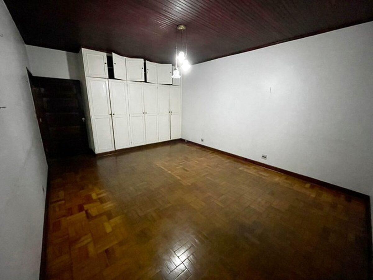 Foto 3 de Casa com salas amplas no Centro