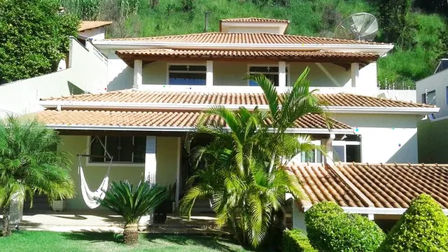 Casa de 4 quartos no Pinheirinho