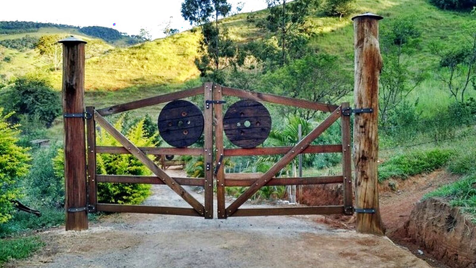 Sítio com pomar em Anhumas