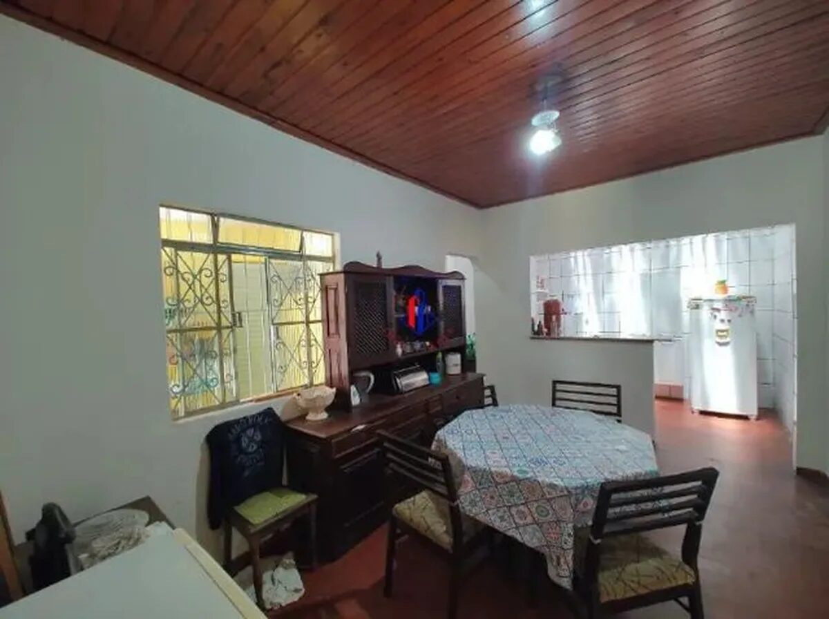 Foto 6 de Casa de esquina em São Vicente