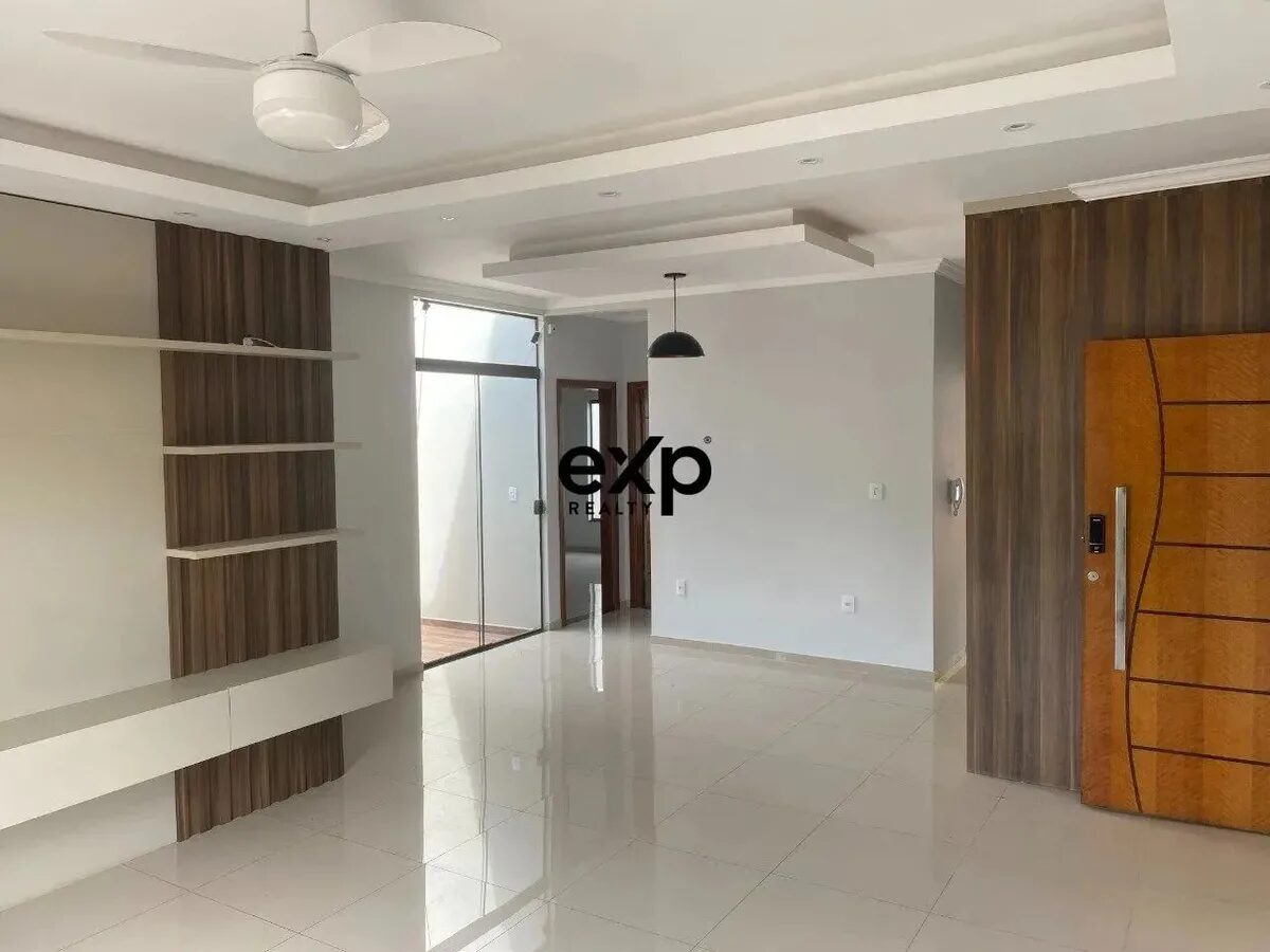 Foto 4 de Casa com piscina na Medicina