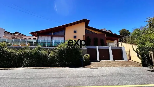Foto 1 de Casa com piscina no Pinheirinho