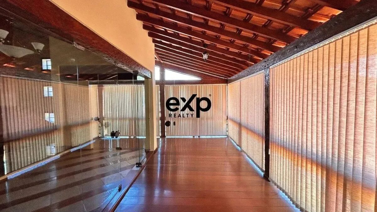 Foto 7 de Casa com piscina no Pinheirinho