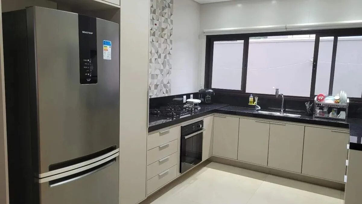 Foto 4 de Casa com piscina no Parque Portugal