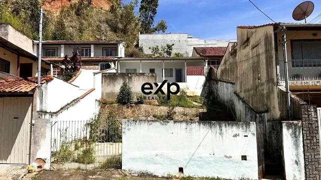 Foto 1 de Casa com terreno de 240 m² em Nossa Senhora de Fátima