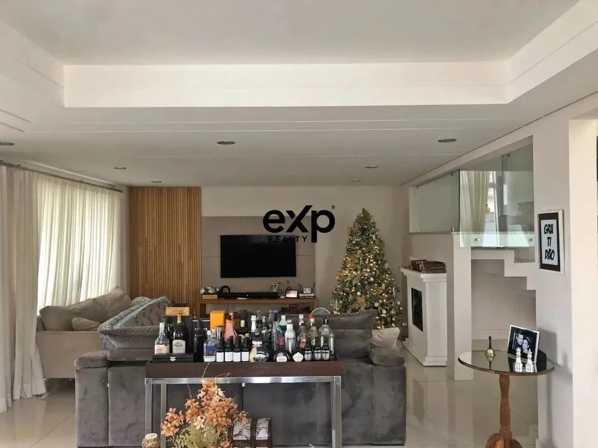 Foto 4 de Casa de 4 suítes no Pinheirinho