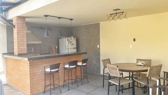 Foto 1 de Casa de 6 quartos no Pinheirinho