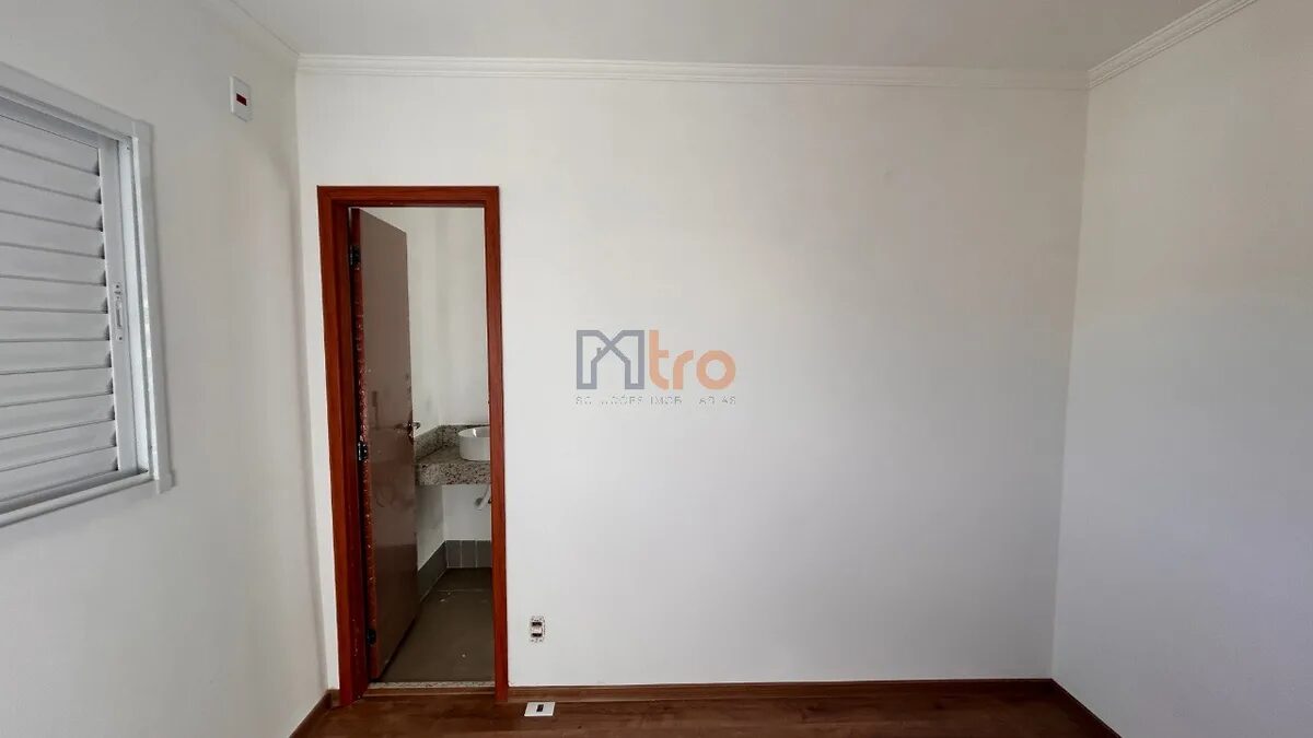 Foto 2 de Apartamento de dois quartos com suíte