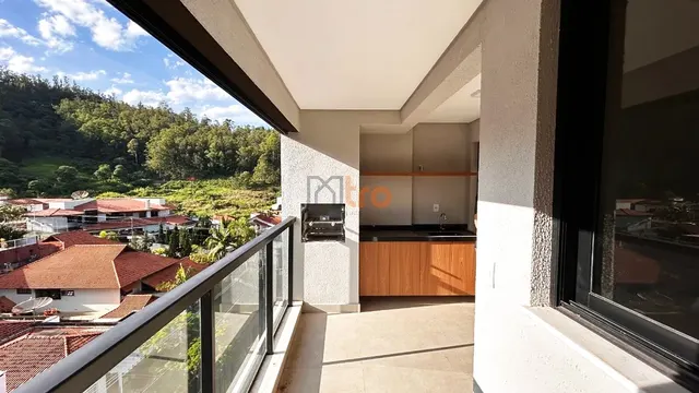 Foto 1 de Apartamento com varanda no Pinheirinho