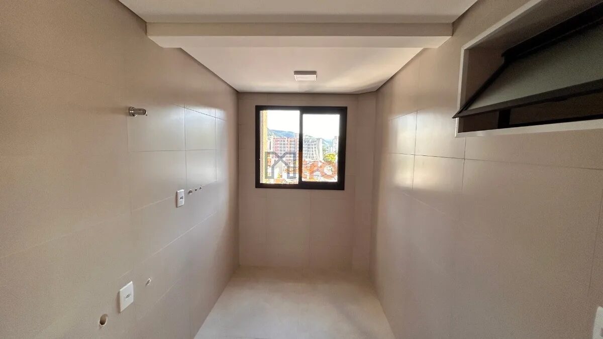 Foto 6 de Apartamento com varanda no Pinheirinho