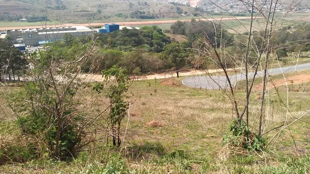Terreno de 1.740 m² no Nações