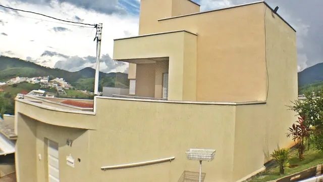 Foto 1 de Casa com três suítes no Pinheirinho