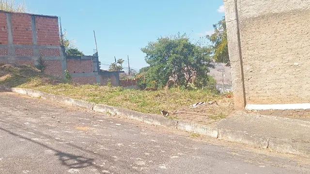 Foto 1 de Terreno de 421,20 m² no Morro Chic