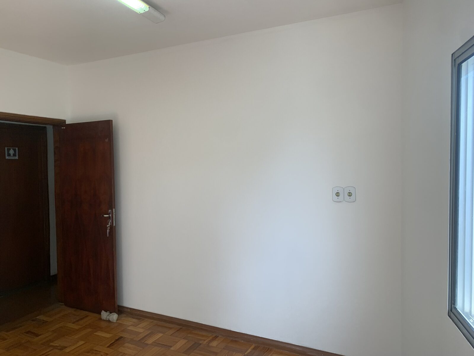 Foto 5 de Sala comercial de 10 m² em VARGINHA para alugar