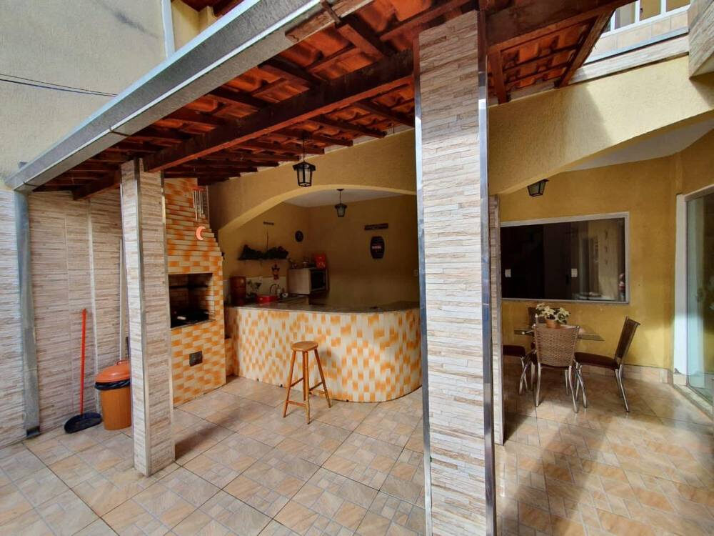 Foto 4 de Casa de 323 m² em Avenida