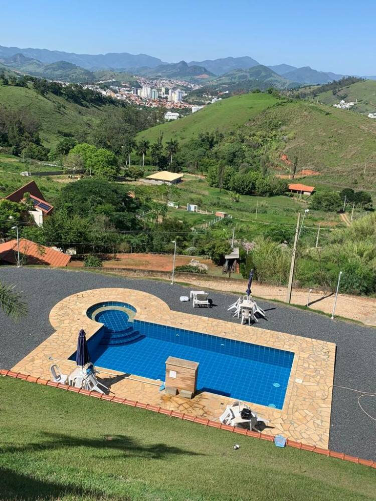 Foto 4 de Casa de 2400 m² em Pinheirinho