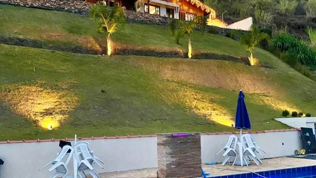 Casa com piscina em área de 2.400 m² à venda no Pinheirinho, Itajubá-MG