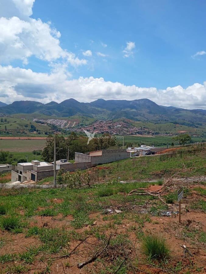 Foto 2 de Terreno de 200 m² em Nações