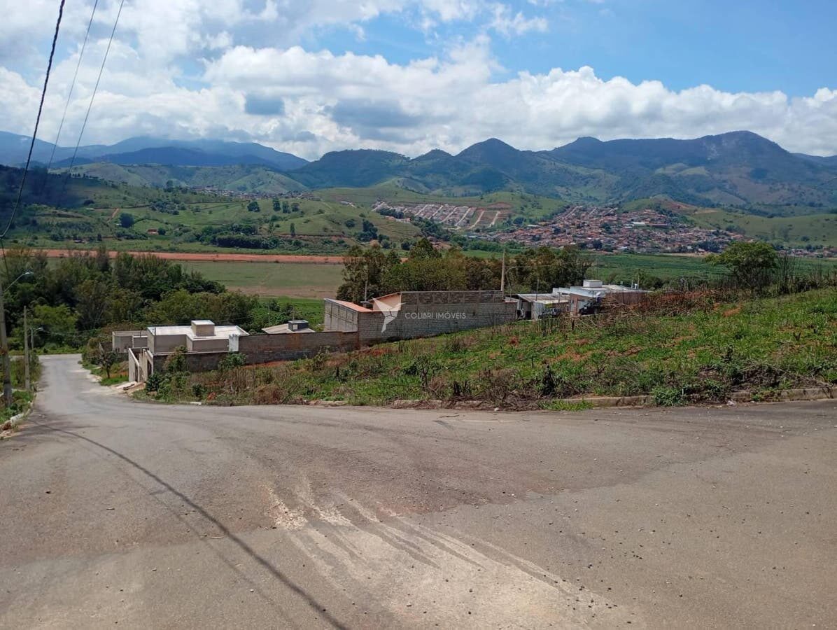 Foto 3 de Terreno de 200 m² em Nações