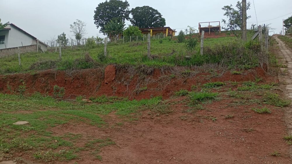 Foto 3 de Terreno de 700 m² em Açude