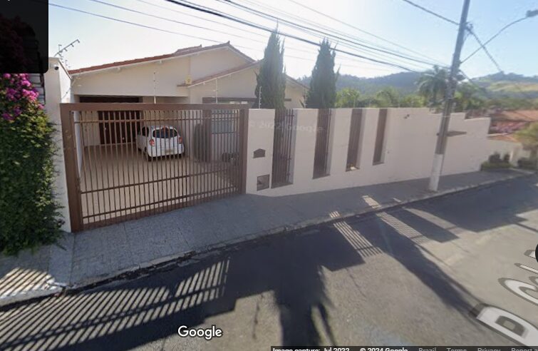 Foto 3 de Casa de 342 m² em Pinheirinho