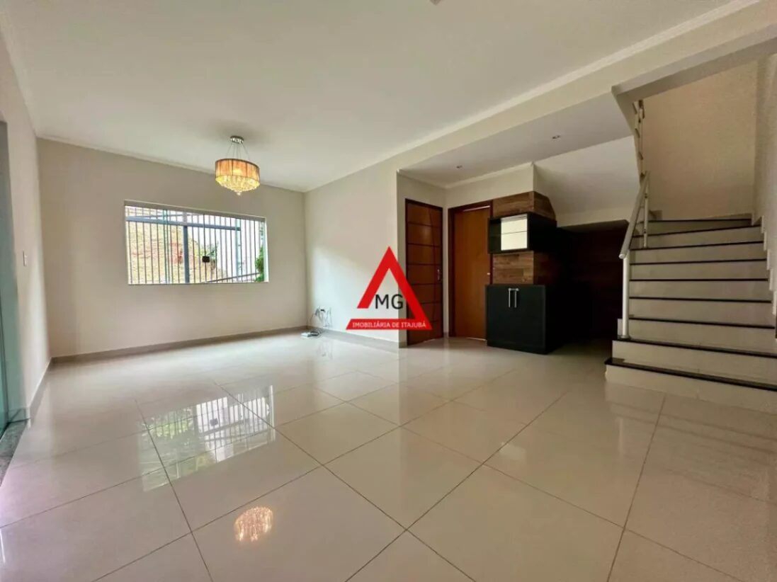 Foto 2 de Casa de 142 m² em SOBRADO Á VENDA COM 3 QUARTOS SENDO UMA SUÍTE
