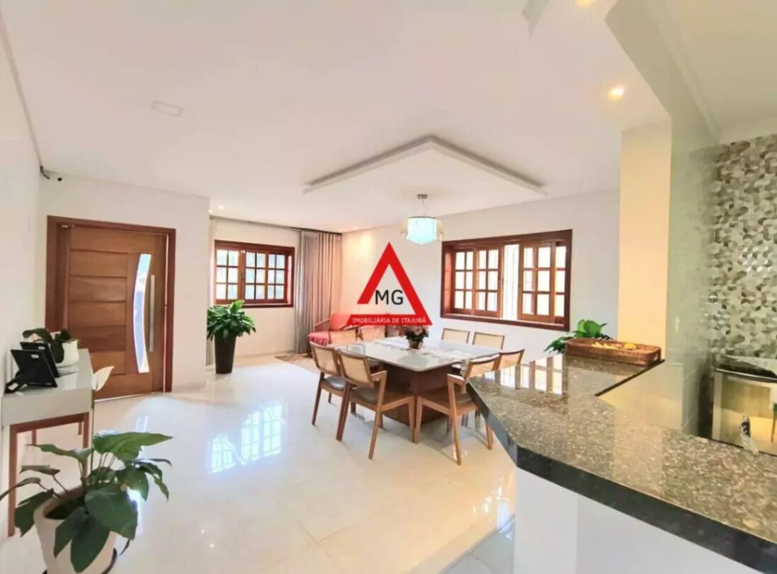 Foto 2 de Casa de 480 m² em SENDO UMA SUÍTE