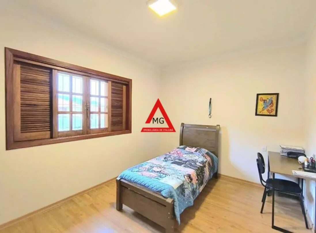 Foto 4 de Casa de 480 m² em SENDO UMA SUÍTE