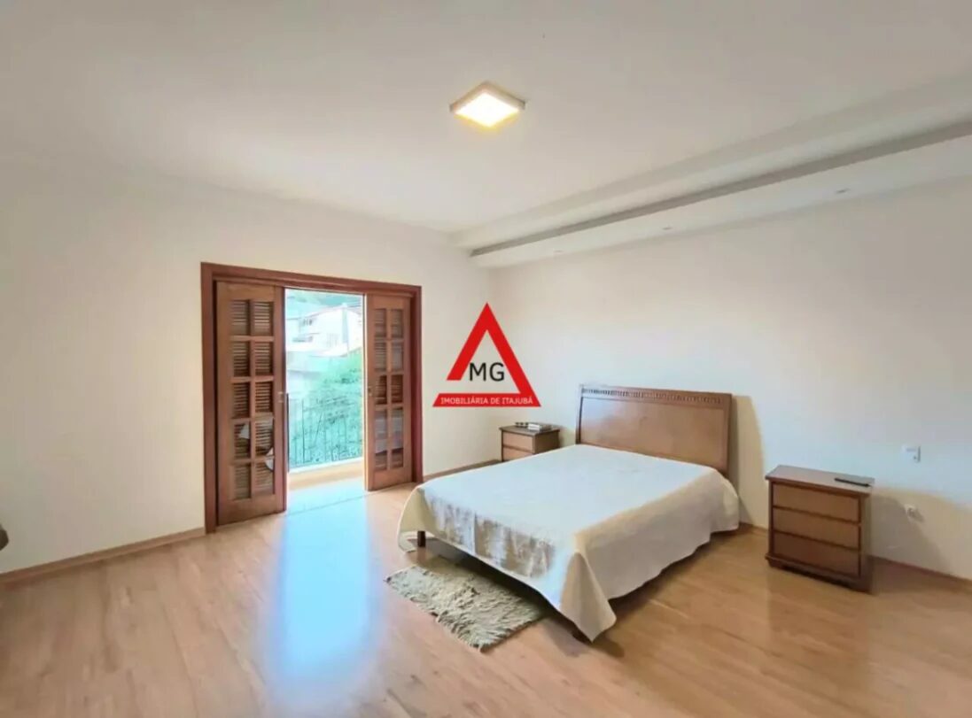 Foto 5 de Casa de 480 m² em SENDO UMA SUÍTE