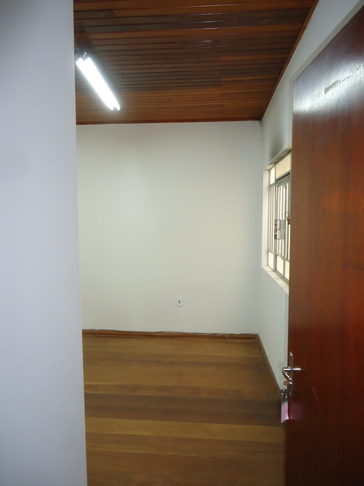 Foto 3 de Sala comercial de 15 m² em VARGINHA para alugar