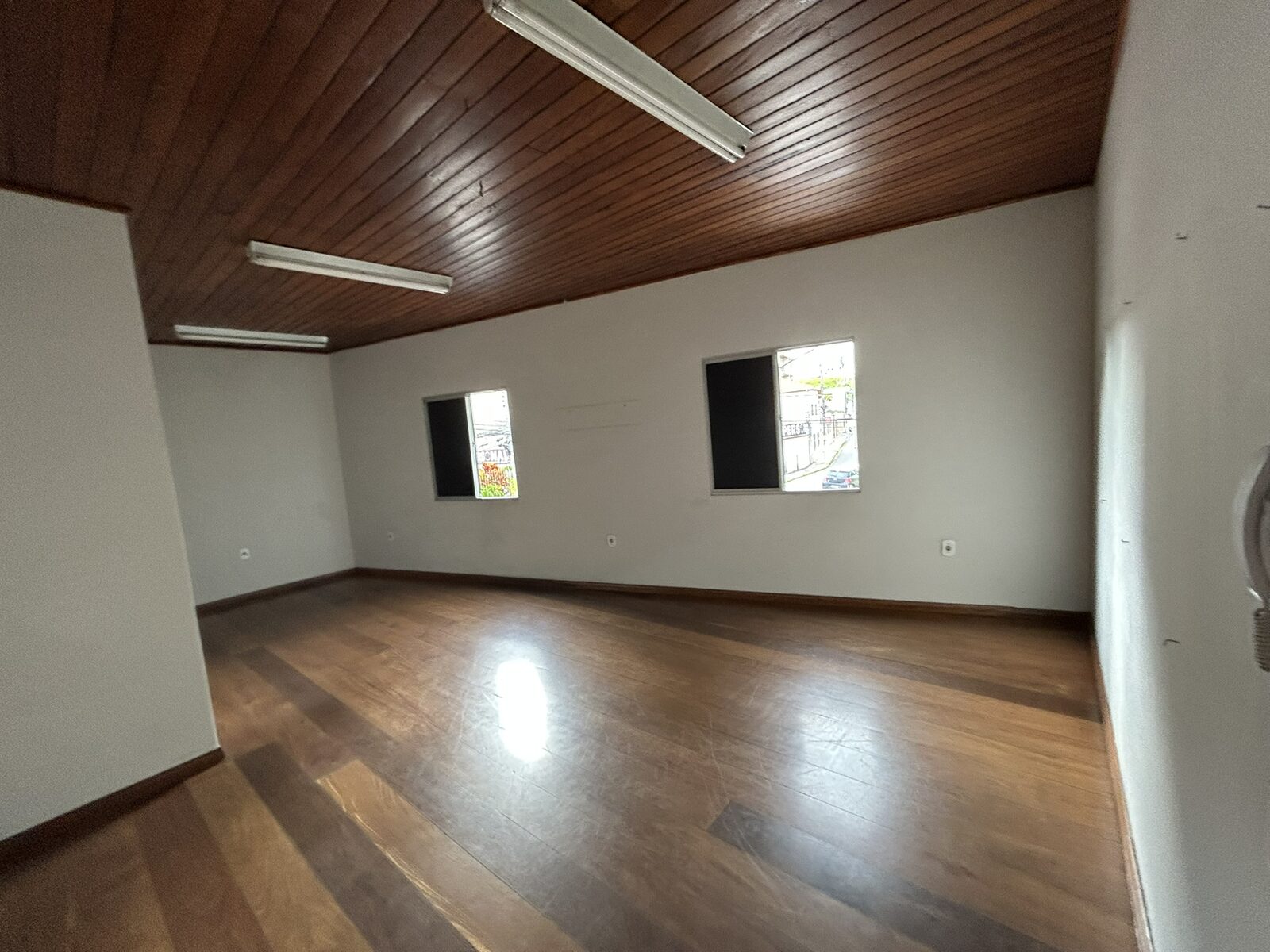 Foto 5 de Sala comercial de 20 m² em VARGINHA para alugar