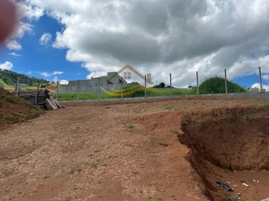 Foto 2 de Terreno de 791 m² em Pinheirinho